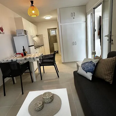 아파트 Korcula Newly Renovated D3 With Pool