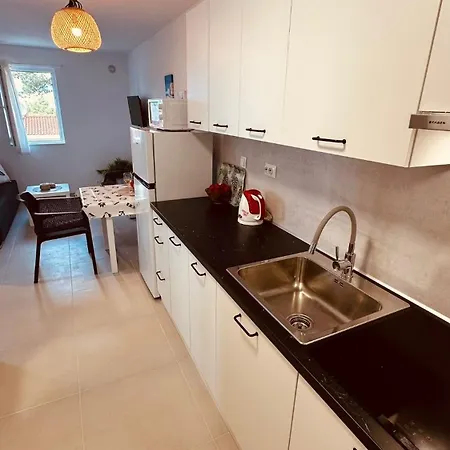 아파트 Korcula Newly Renovated D3 With Pool 룸바르다