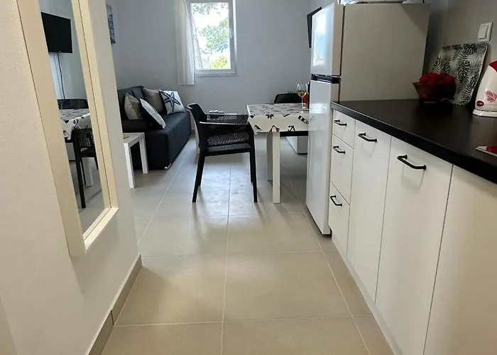 Korcula Newly Renovated D3 With Pool Lumbarda