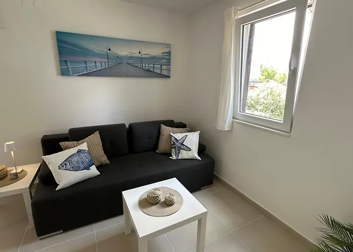 Korcula Newly Renovated D3 With Pool *