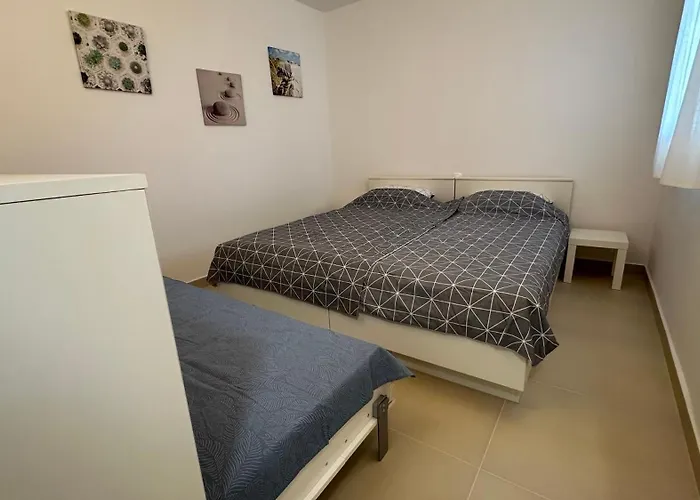 Korcula Newly Renovated D3 With Pool Lägenhet Lumbarda