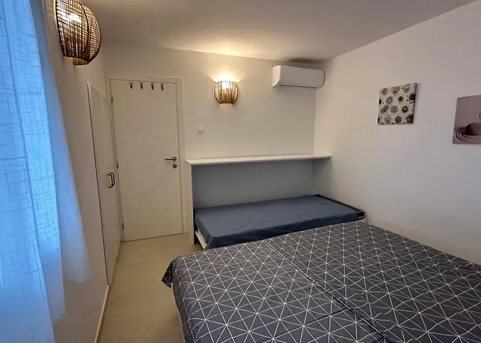 Korcula Newly Renovated D3 With Pool Lägenhet