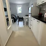 Korcula Newly Renovated D3 With Pool לומבארדה