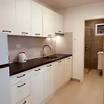 Korcula Newly Renovated D3 With Pool דירה *