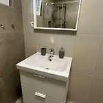 Korcula Newly Renovated D3 With Pool דירה לומבארדה