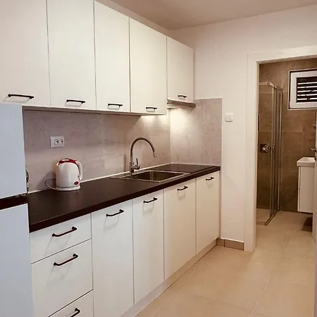 Korcula Newly Renovated D3 With Pool Apartment *