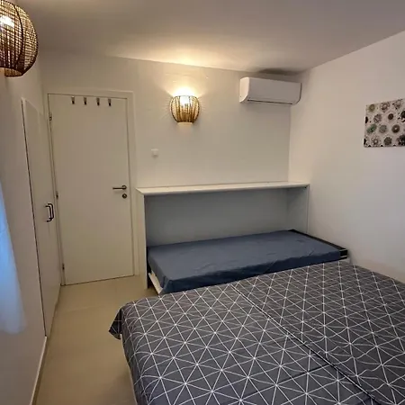 Korcula Newly Renovated D3 With Pool Apartment